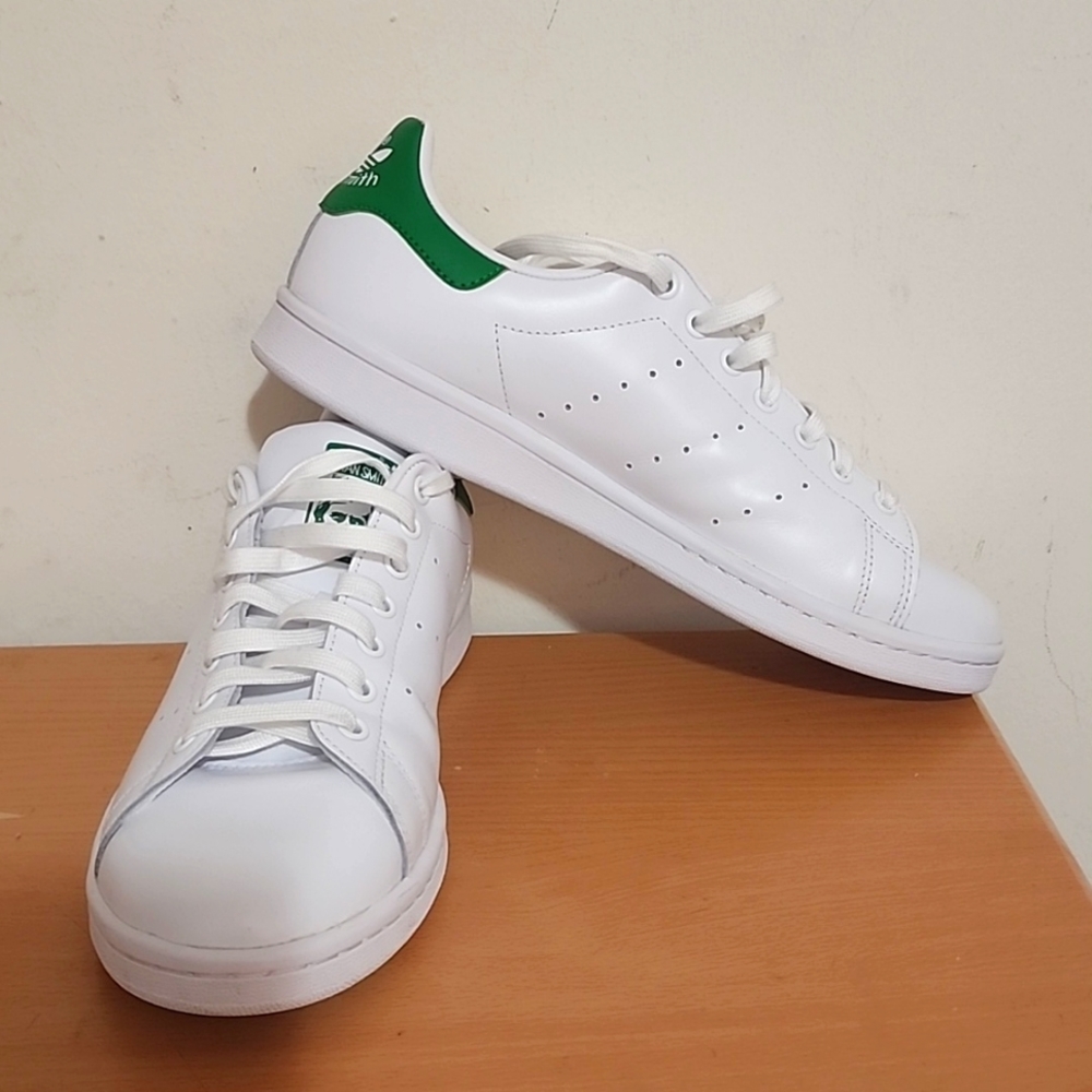 Mens Adidas Original Stan Smith size 10 White and Green.